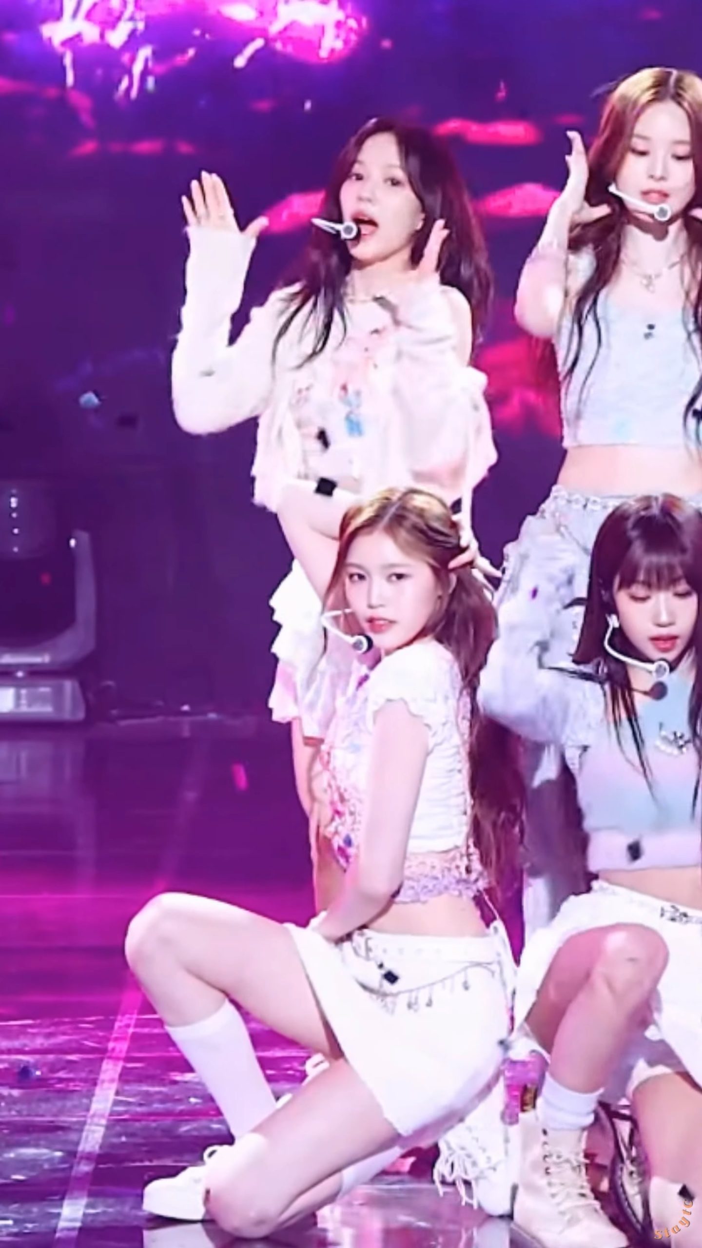 20250419 izna 女团饭拍秀[5部合集 1.62G]-饭拍吧