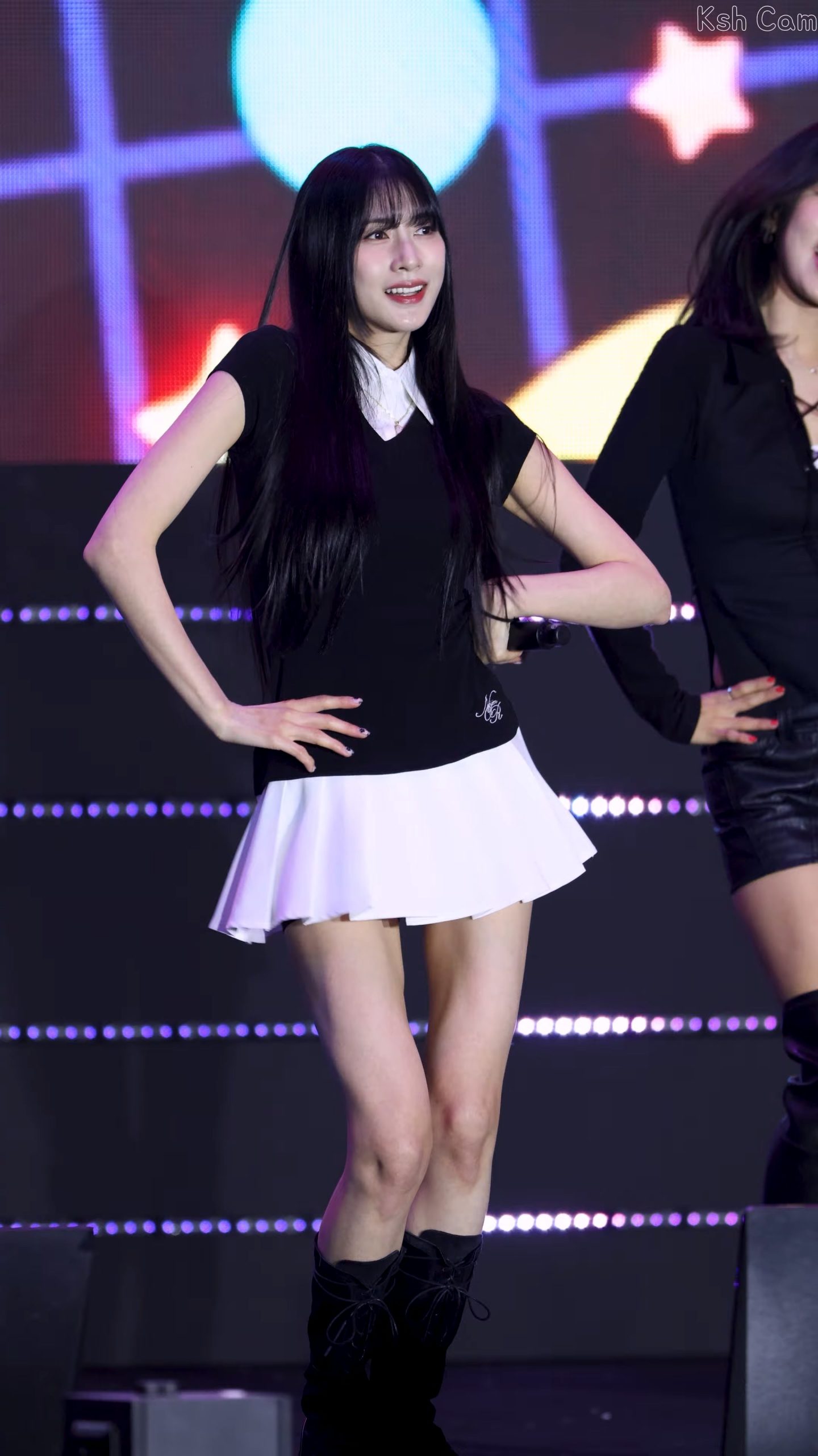 图片[2]-20250418 Apink 女团饭拍秀[3部合集 903M]-饭拍吧