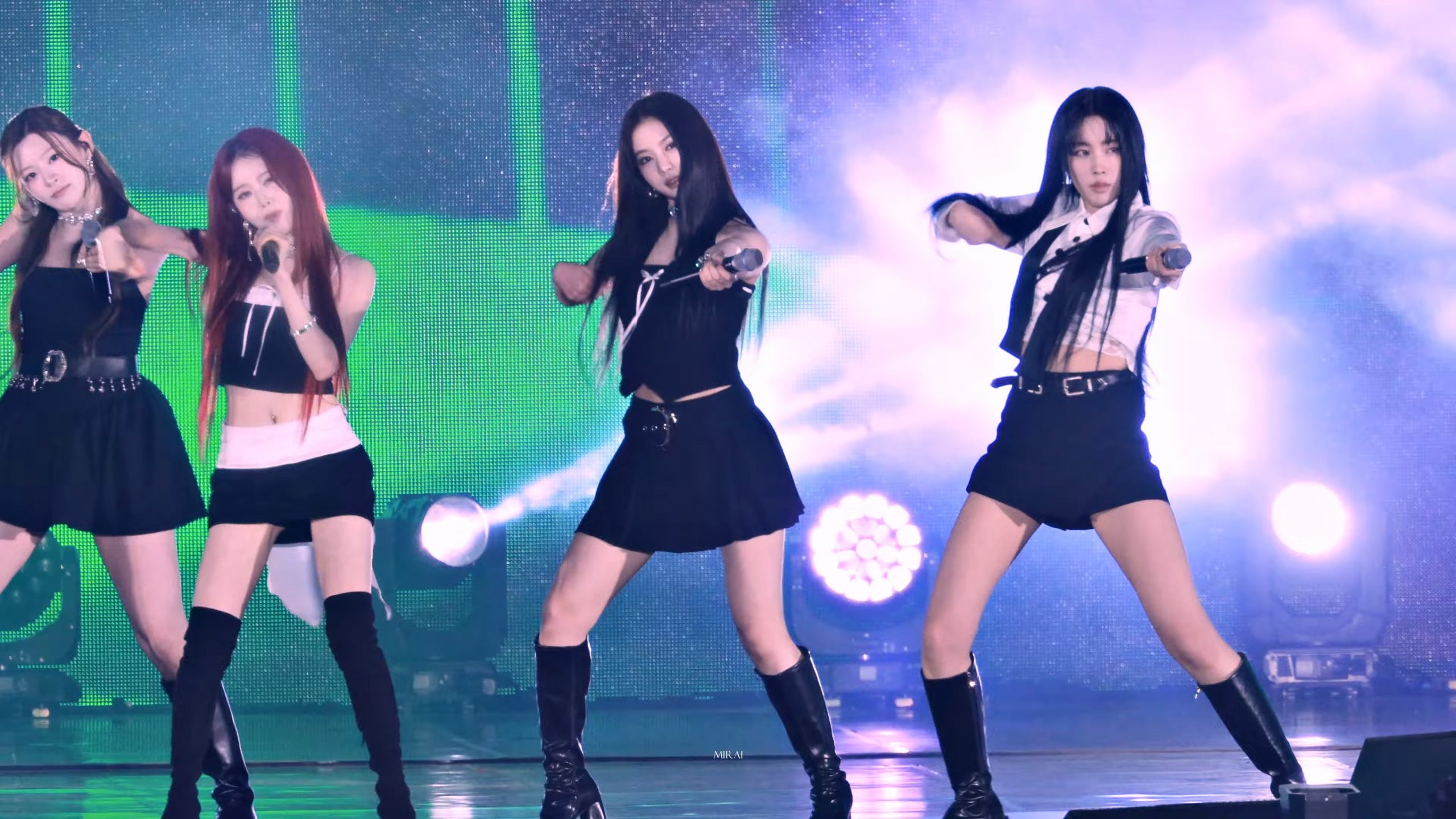 20250503 STAYC 女团饭拍秀[4部合集 10.9G]-饭拍吧