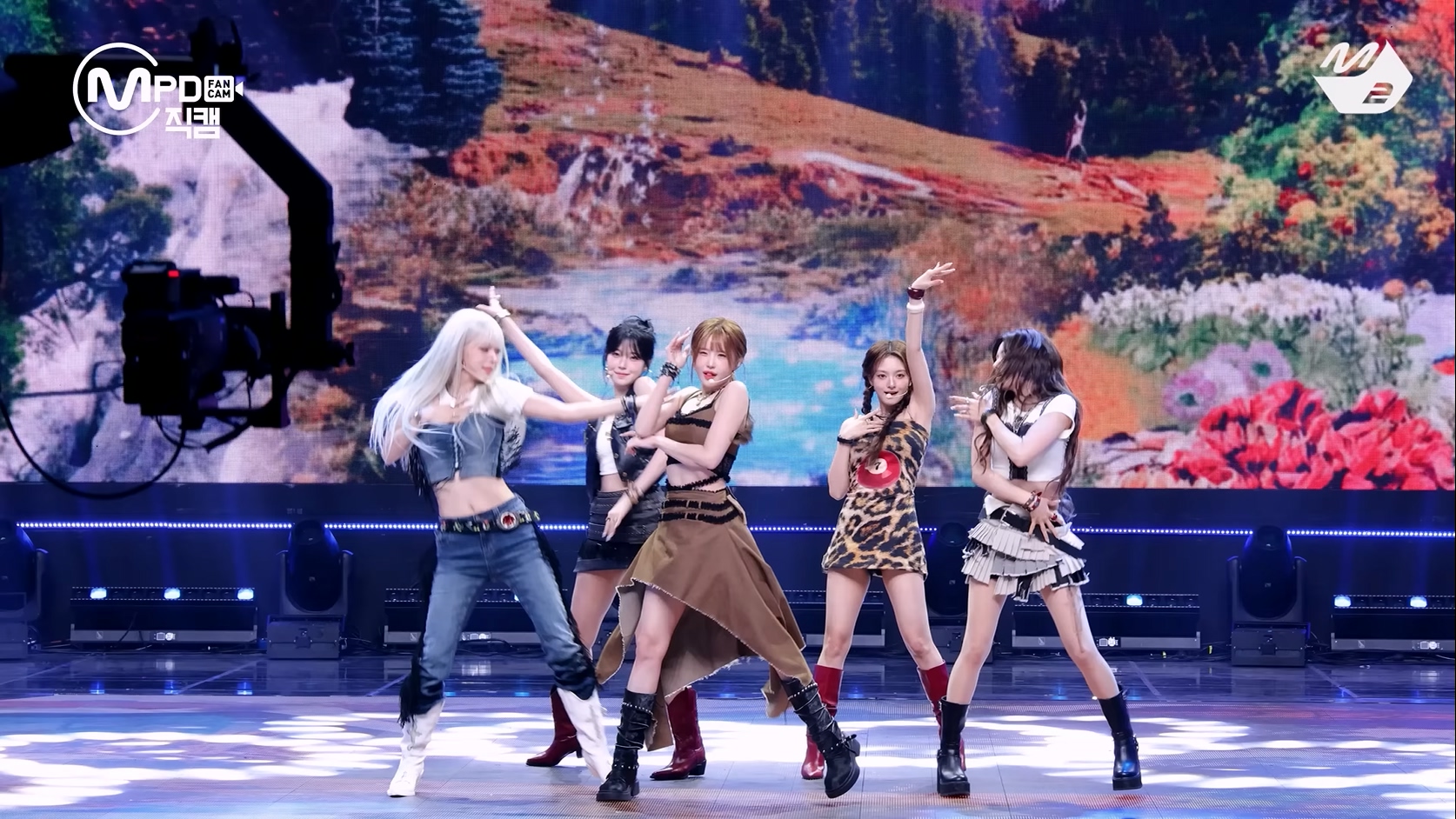 20250703 fromis_9 女团饭拍秀[1部合集 389M]-饭拍吧