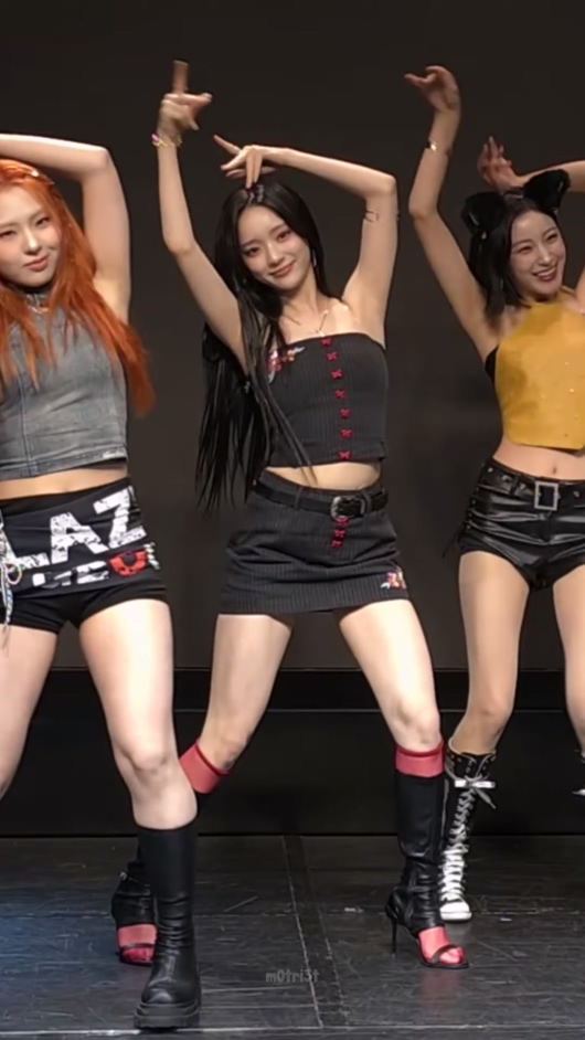 20250801 ICHILLIN 女团饭拍秀[11部合集 4.26G]-饭拍吧