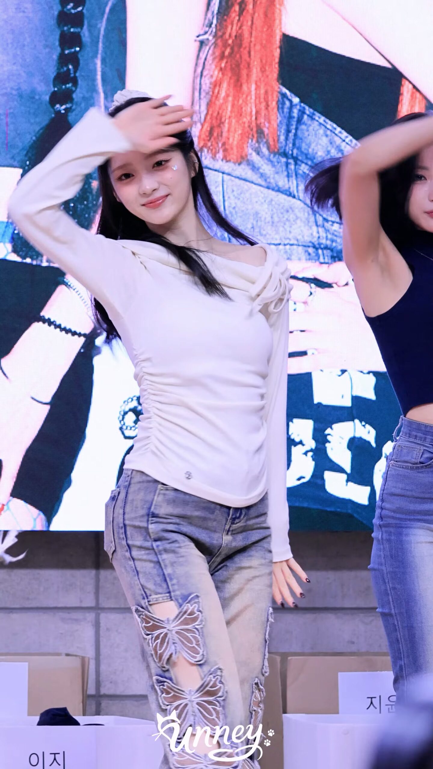 20250917 ICHILLIN 女团饭拍秀[3部合集 1.29G]-饭拍吧