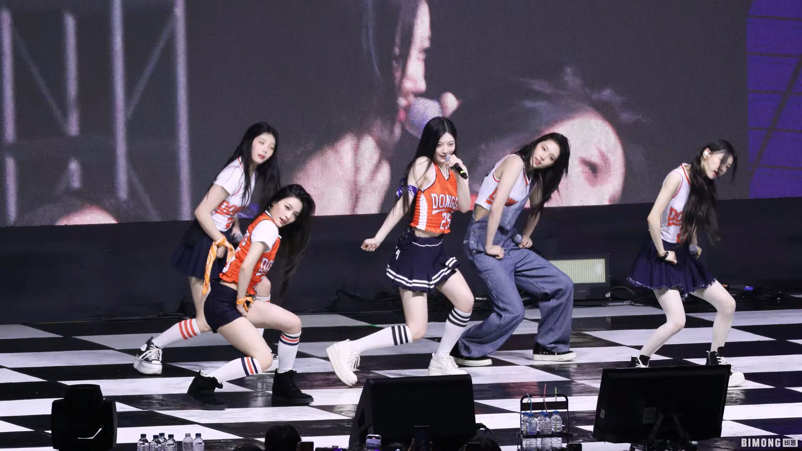 20250925 ILLIT 女团饭拍秀[10部合集 4.2G]-饭拍吧