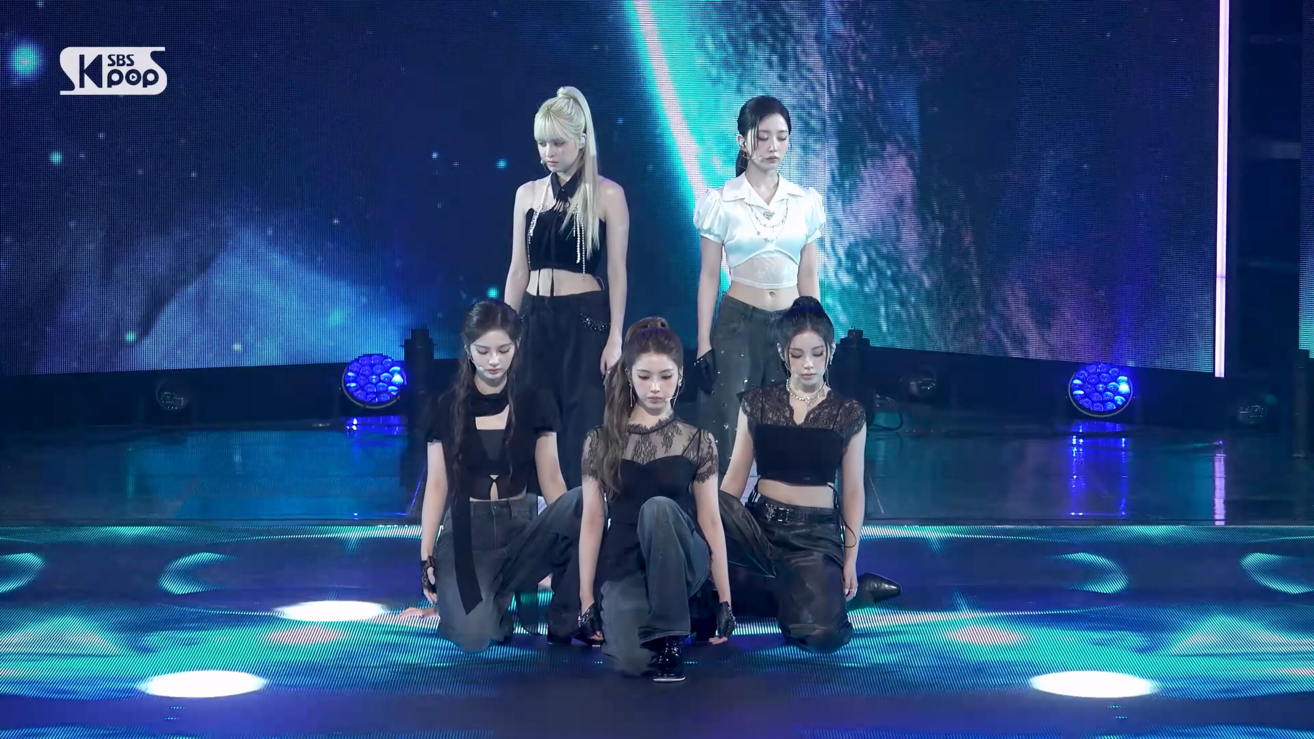 20251019 NMIXX 女团饭拍秀[8部合集 4.41G]-饭拍吧