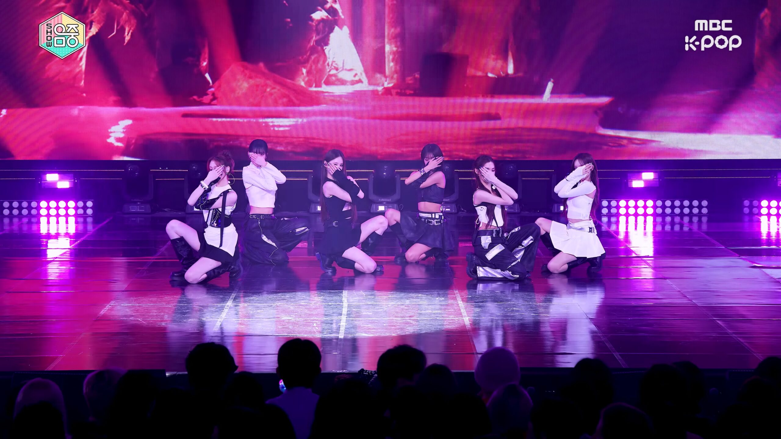 20251018 izna 女团饭拍秀[1部合集 371M]-饭拍吧