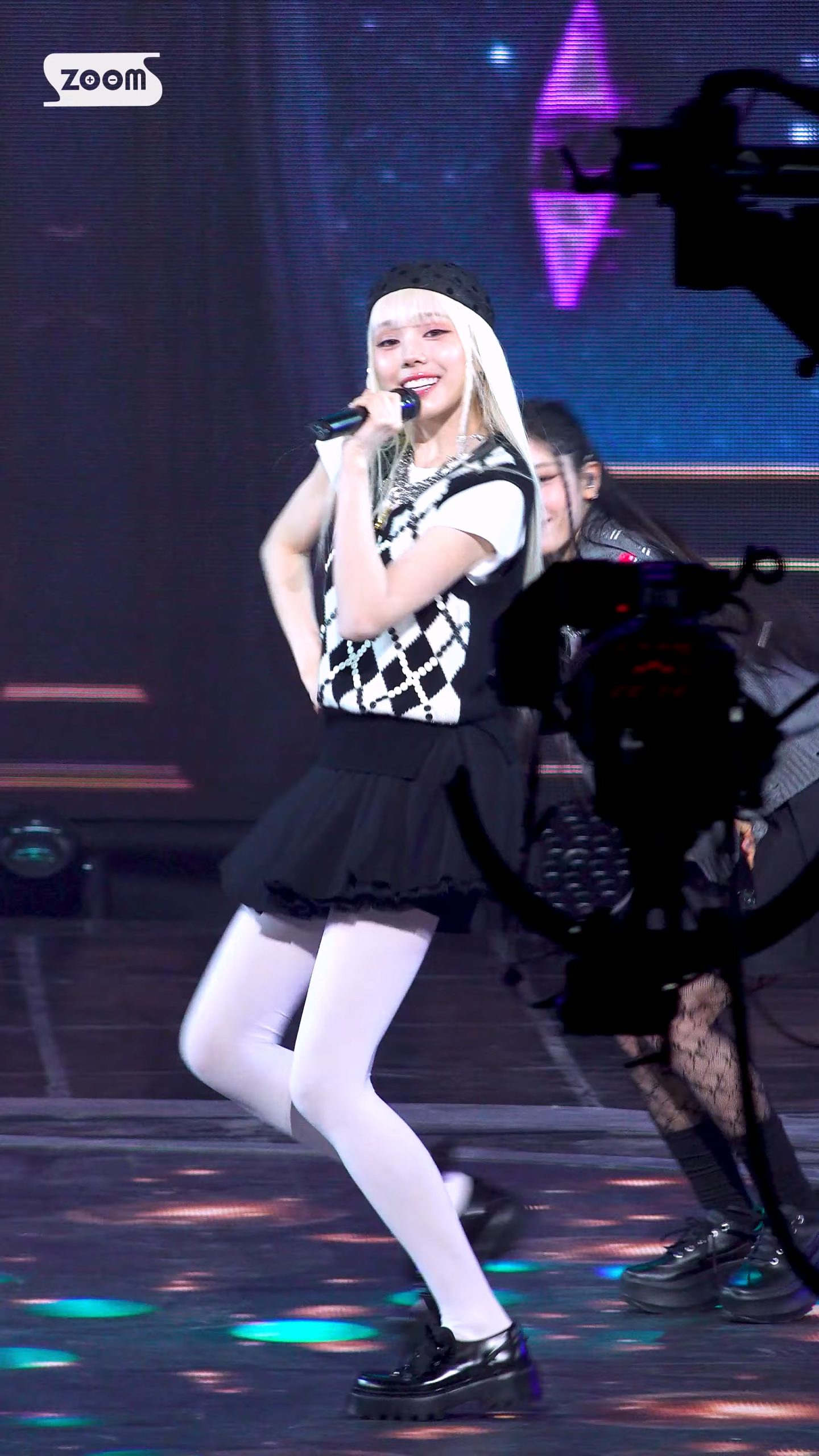 251207 Baby DONT Cry 女团饭拍秀[4部合集 2.22G]-饭拍吧