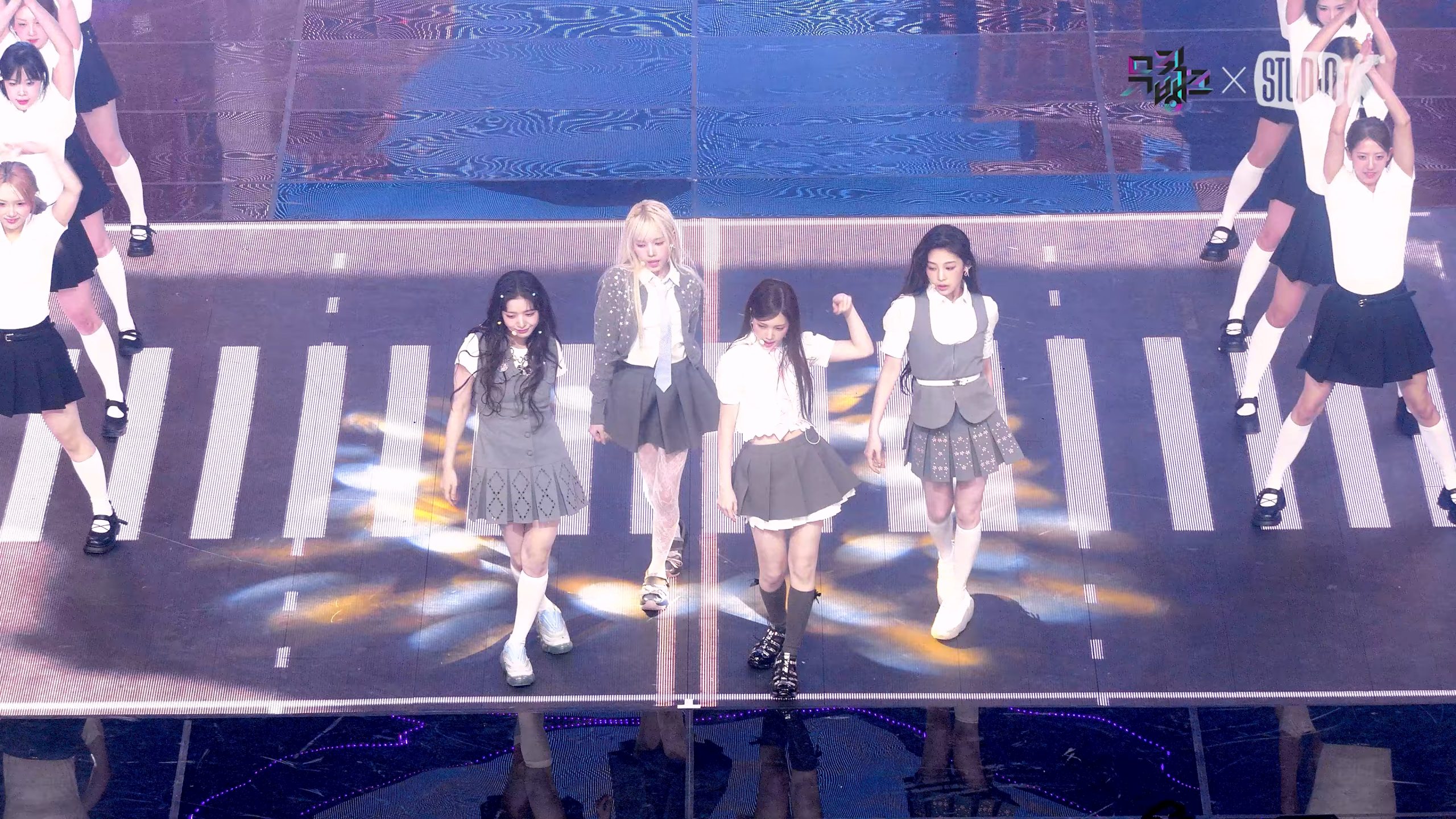 251128 Baby DONT Cry 女团饭拍秀[1部合集 1.1G]-饭拍吧