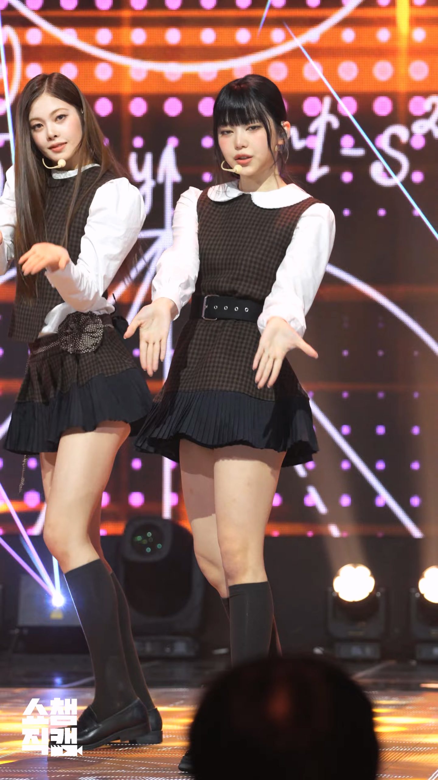 图片[2]-251203 cosmosy 女团饭拍秀[4部合集 1.88G]-饭拍吧