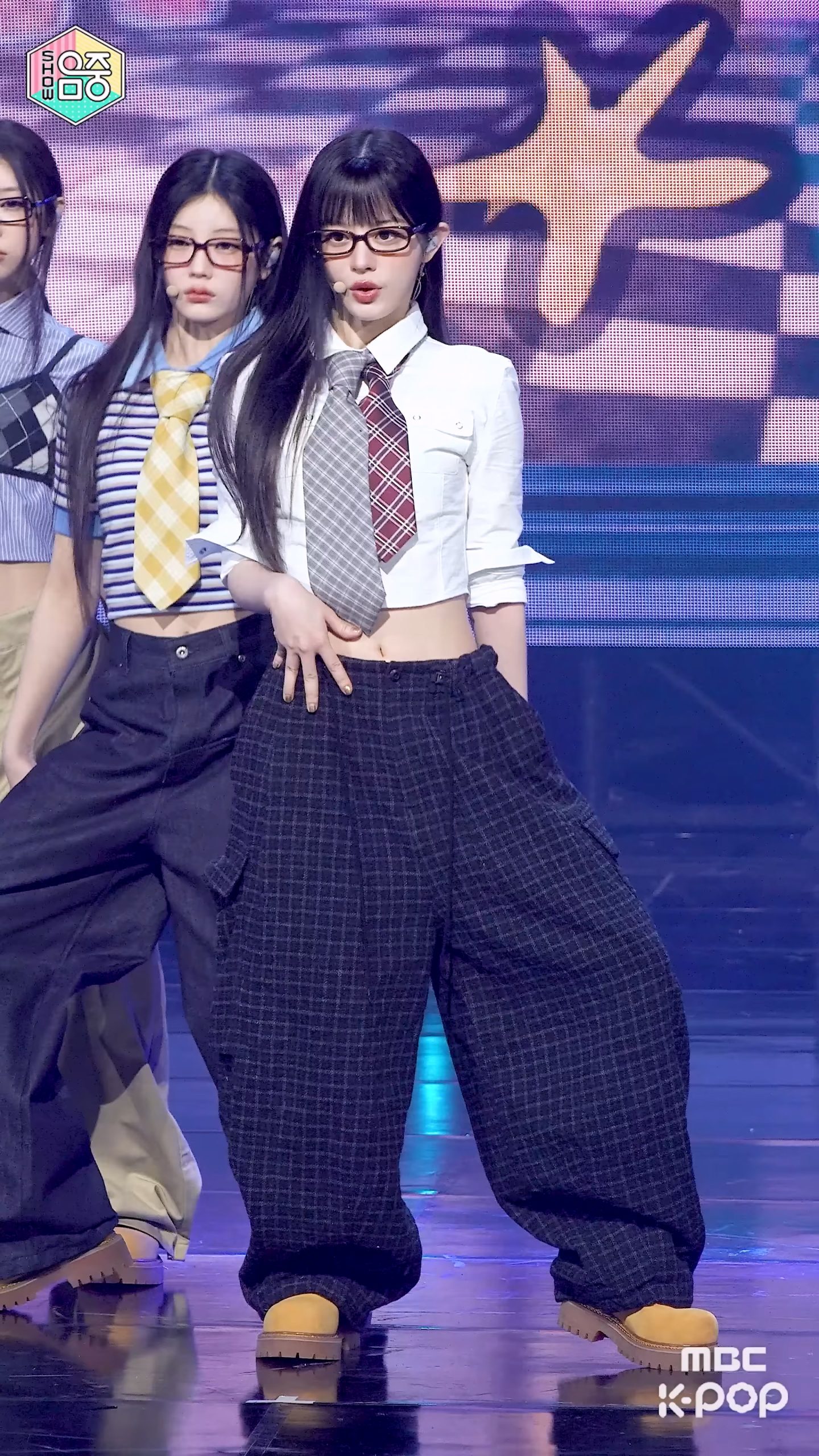 251206 ILLIT 女团饭拍秀[4部合集 1.36G]-饭拍吧