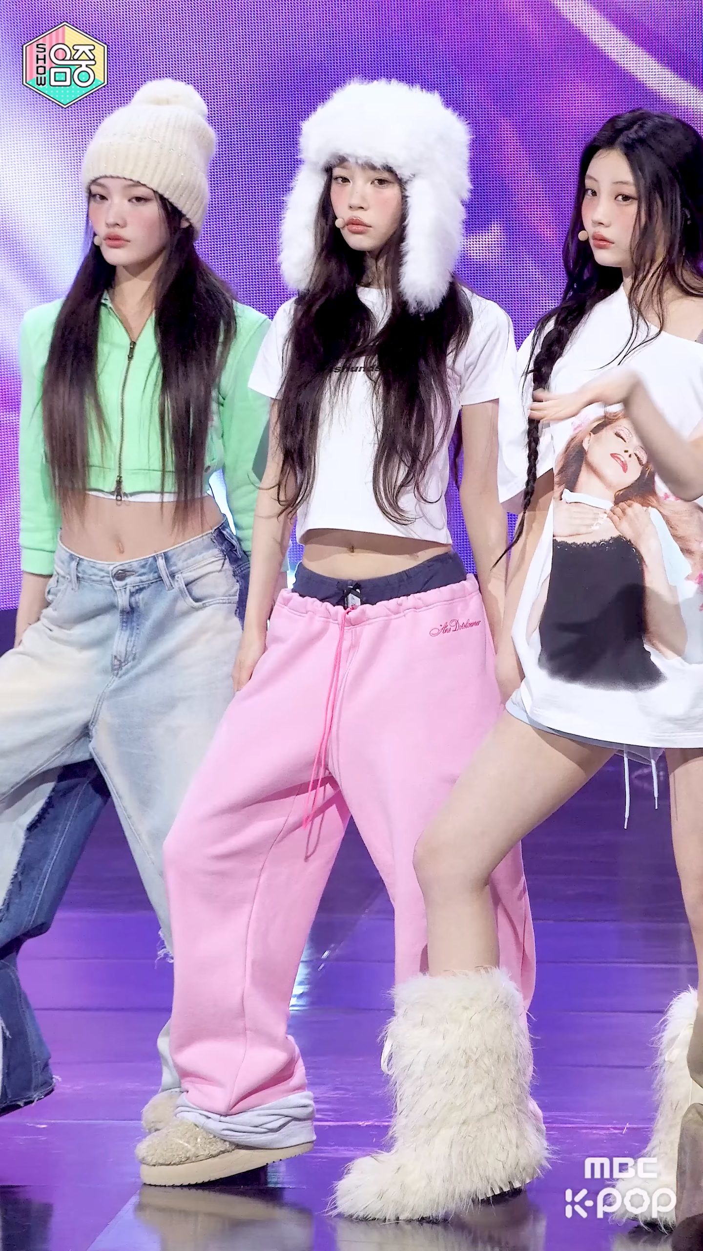 251213 ILLIT 女团饭拍秀[7部合集 2.91G]-饭拍吧