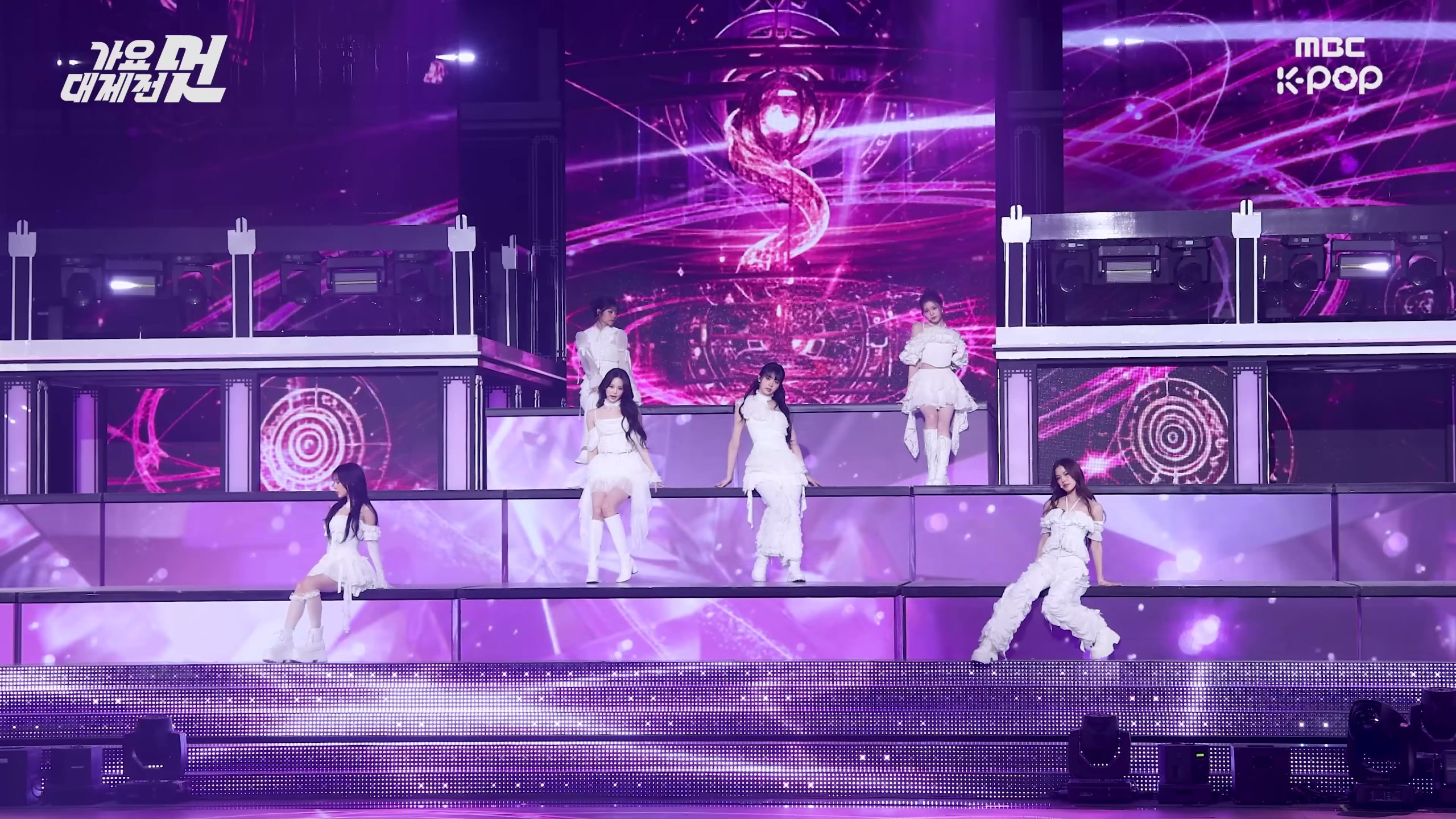 251231 izna 女团饭拍秀[1部合集 450M]-饭拍吧